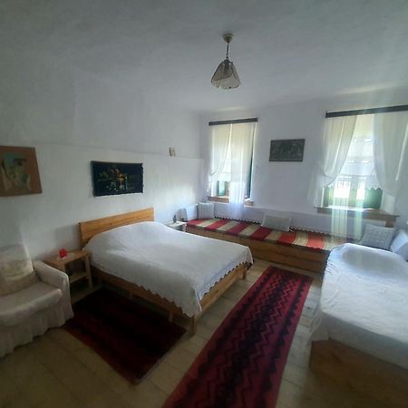 Traditional Guesthouse Permet Exterior photo