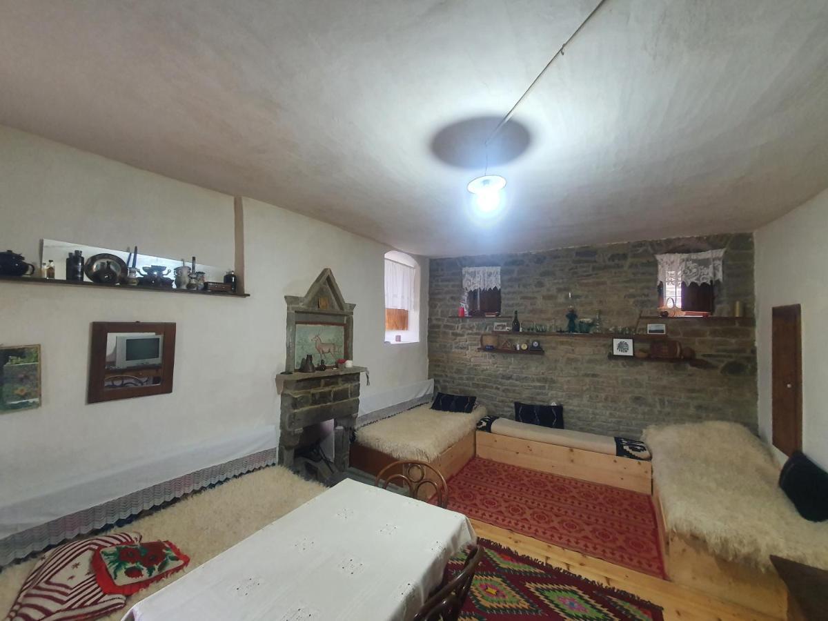 Traditional Guesthouse Permet Exterior photo