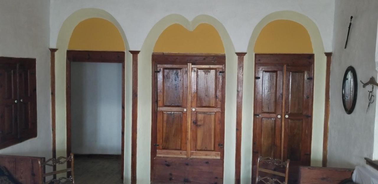 Traditional Guesthouse Permet Exterior photo